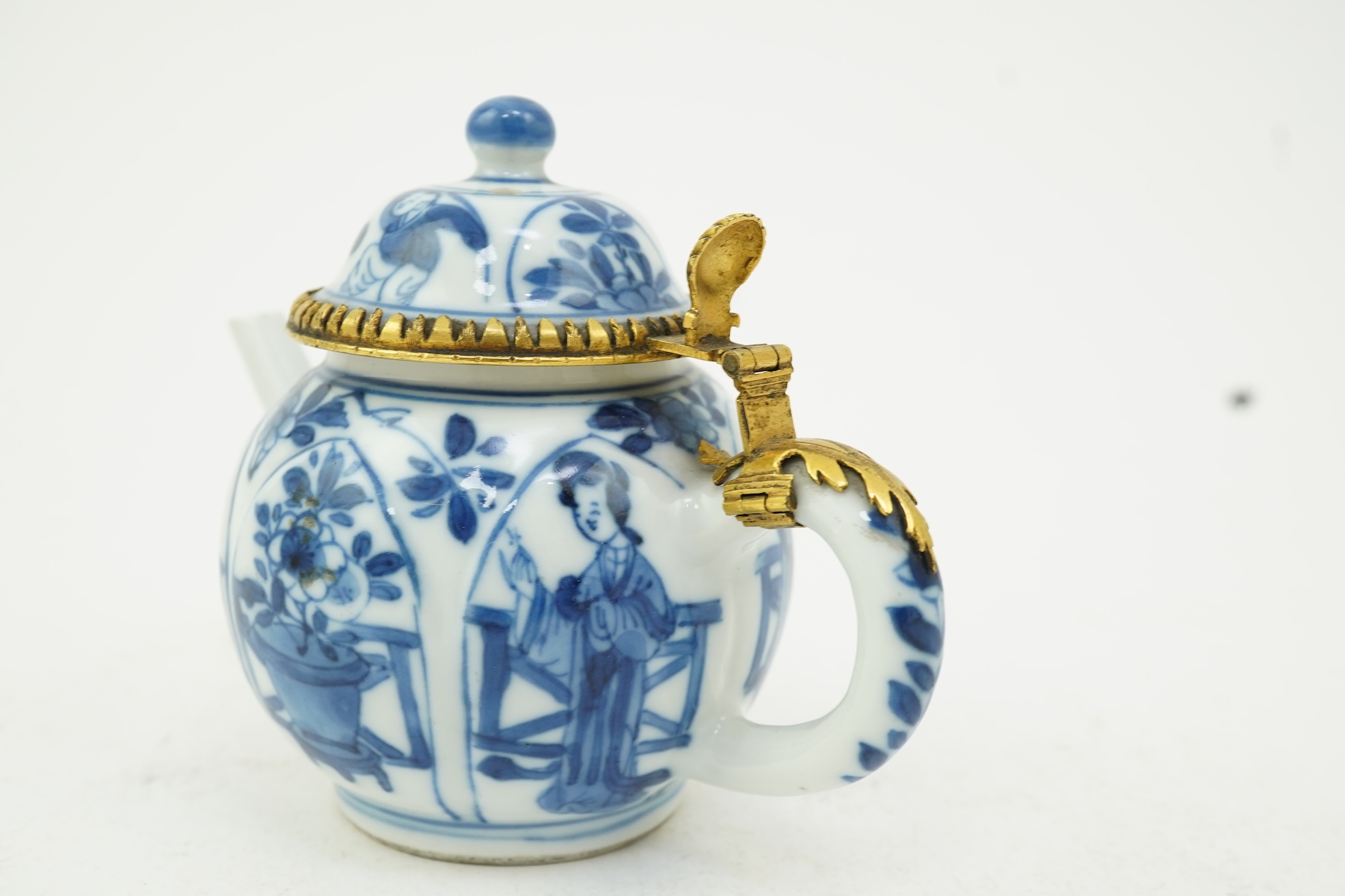 A Chinese miniature blue and white teapot, Kangxi period